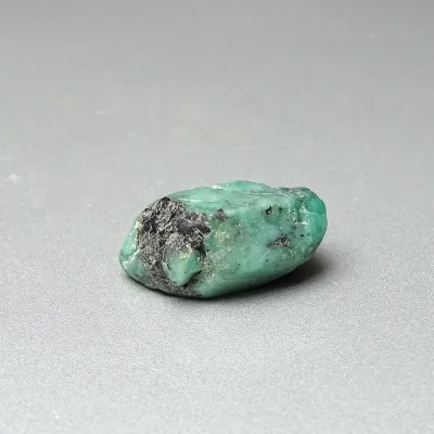 Naturgeschliffener Smaragd, 11,3 g, Sambia, MINERALS-STONES