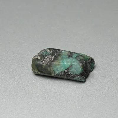 Naturgeschliffener Smaragd 12,2g, Sambia, MINERALS-STONES