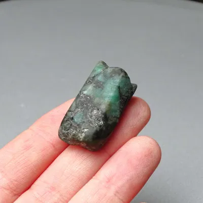 Smaragd přírodní krystal 12,2g, Zambie, MINERALS-STONES®