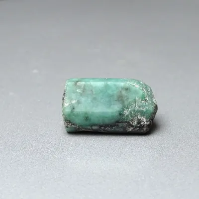 Smaragd přírodní krystal 11,9g, Zambie, MINERALS-STONES®