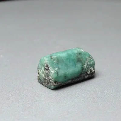 Smaragd přírodní krystal 11,9g, Zambie, MINERALS-STONES®