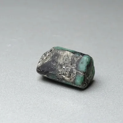 Smaragd přírodní krystal 11,9g, Zambie, MINERALS-STONES®