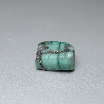 Naturgeschliffener Smaragd 12,6g, Sambia, MINERALS-STONES