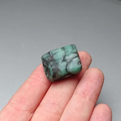 Smaragd přírodní krystal 12,6g, Zambie, MINERALS-STONES®