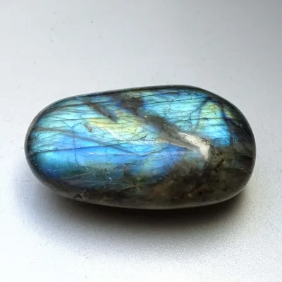 Labradorite polished 228g, Madagascar | MINERALS-STONES