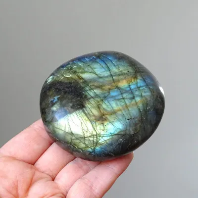 Labradorite polished 280g, Madagascar | MINERALS-STONES