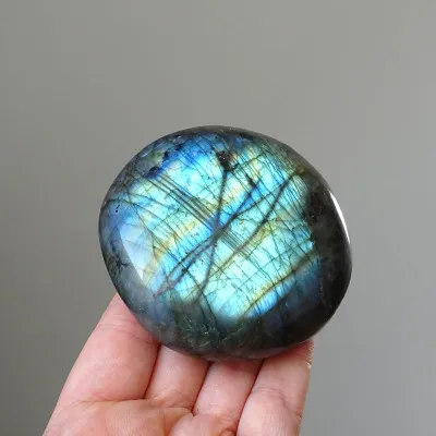 Labradorite polished 280g, Madagascar | MINERALS-STONES