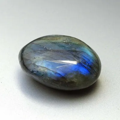 Labradorit poliert 129g, Madagaskar | MINERALS-STONES