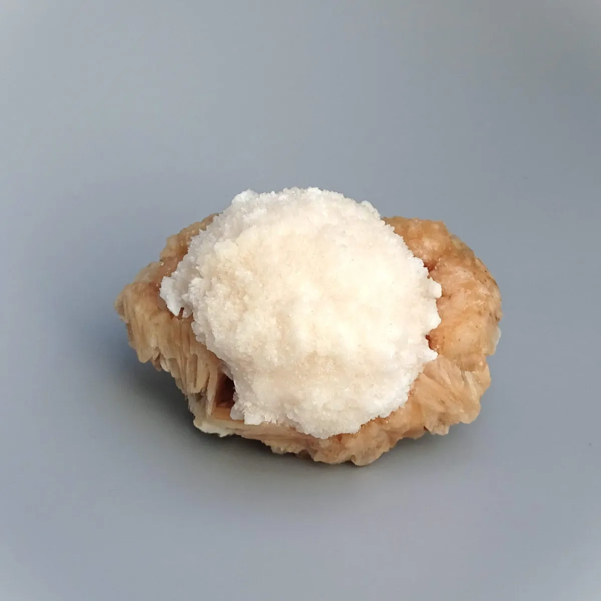 Scolecite on stilbite druse 213g, India | Minerals-Stones®
