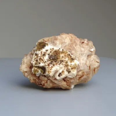 Scolecite on stilbite druse 213g, India | Minerals-Stones®