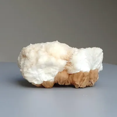 Scolecit auf Stilbit-Druse, 276g, Indien | Minerals-Stones®