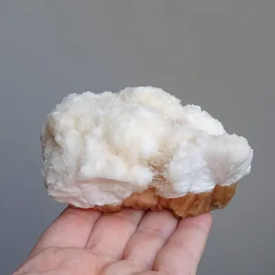 Scolecite on stilbite druse 276g, India | Minerals-Stones®