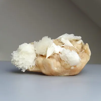 Scolecite on stilbite druse 744g, India | Minerals-Stones®
