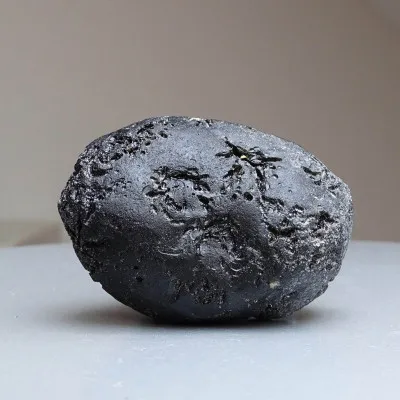 Tektit natürlicher Indocinit 118g, Vietnam  | MINERALS-STONES