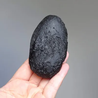 Tektit natürlicher Indocinit 168g, Vietnam  | MINERALS-STONES