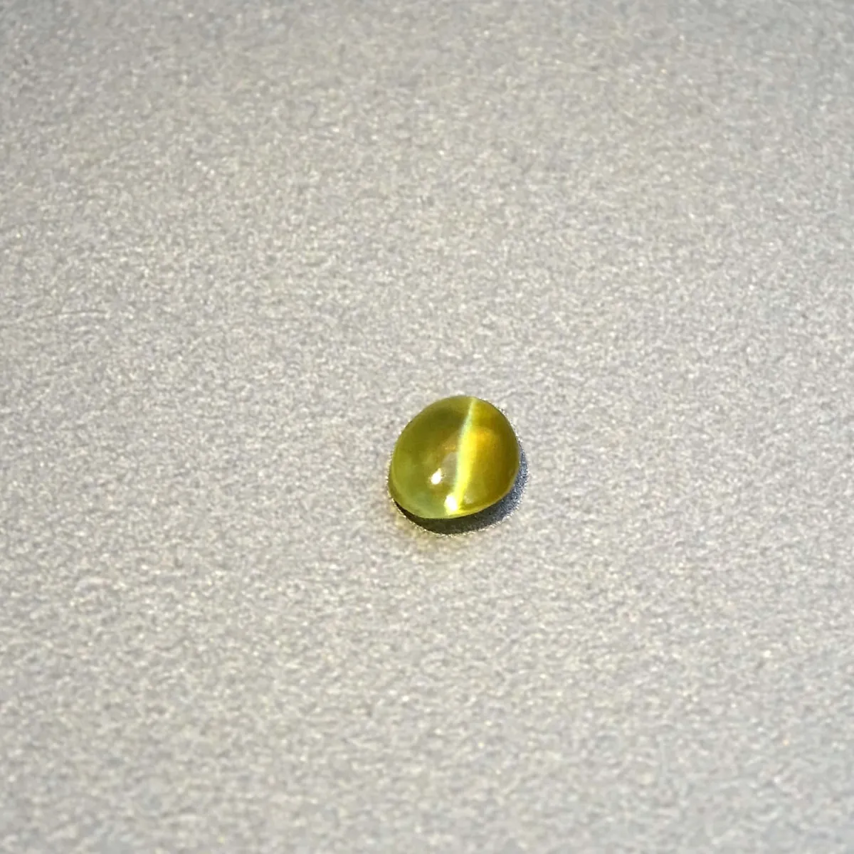 Natürlicher Chrysoberyll – Katzenauge 0,45ct, Sri Lanka | MINERALS-STONES