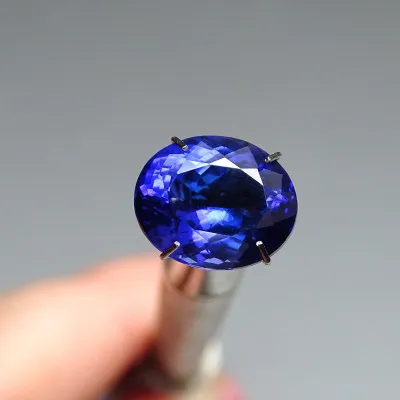 Tanzanite investment gemstone cut 5.79ct, Tanzania