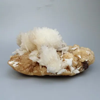 Scolecit auf Stilbit-Druse, 1896g, Indien | Minerals-Stones