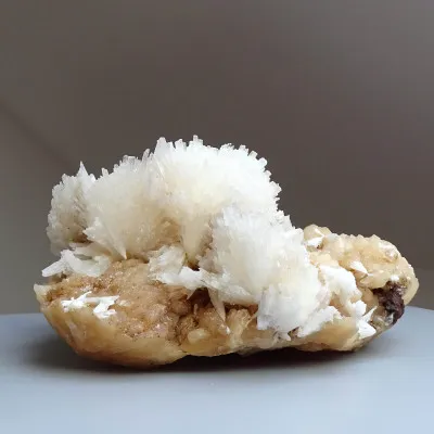 Scolecit auf Stilbit-Druse, 1896g, Indien | Minerals-Stones