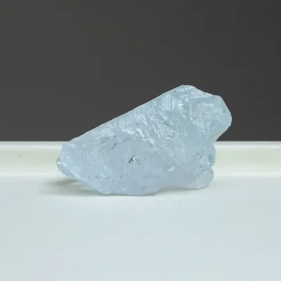 Akvamarín přírodní krystal 23,3g, Pakistán  | MINERALS-STONES®