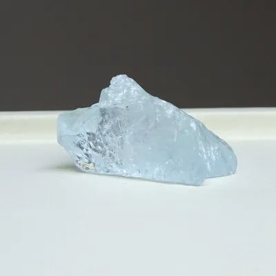 Akvamarín přírodní krystal 23,3g, Pakistán  | MINERALS-STONES®