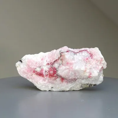 Tugtupit rare mineral 141.2g, fluorescence under UV, Greenland