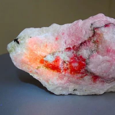 Tugtupit rare mineral 141.2g, fluorescence under UV, Greenland