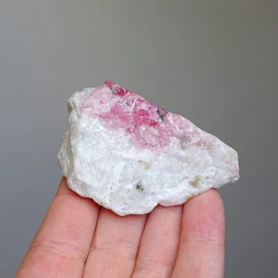Tugtupit rare mineral 35.3g, fluorescence under UV, Greenland
