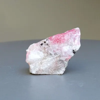 Tugtupit rare mineral 19,4g, fluorescence under UV, Greenland