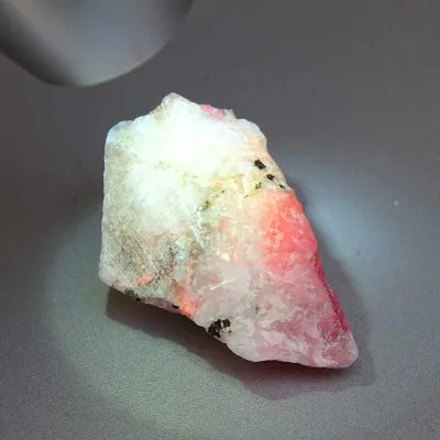 Tugtupit rare mineral 19,4g, fluorescence under UV, Greenland
