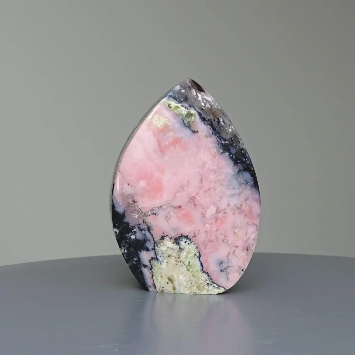Andean pink opal polished 112g, Peru  | MINERALS-STONES
