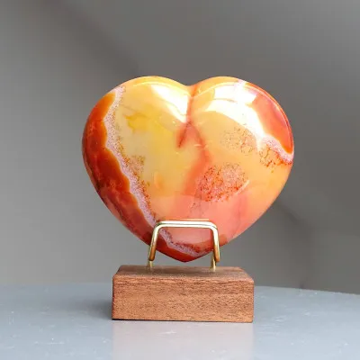 Polished carnelian heart 238g, Madagascar | MINERALS-STONES