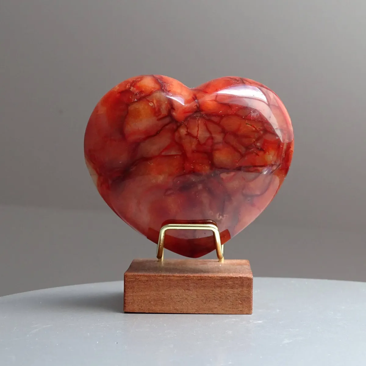 Polished carnelian heart 302g, Madagascar | MINERALS-STONES