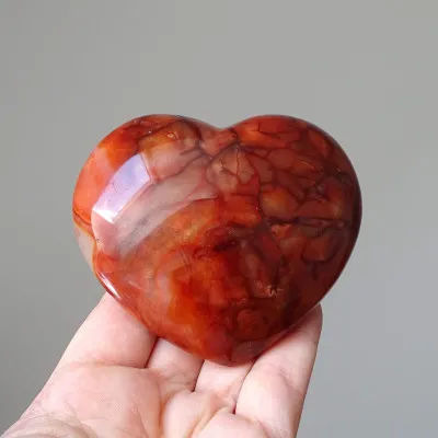 Polished carnelian heart 302g, Madagascar | MINERALS-STONES