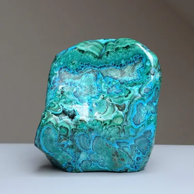 Malachit - chryzokol přírodní leštěný 741g, Kongo | MINERALS-STONES®
