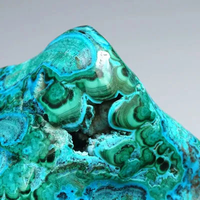 Malachit - chryzokol přírodní leštěný 741g, Kongo | MINERALS-STONES®