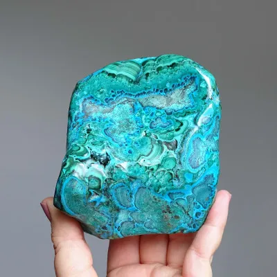 Malachit - chryzokol přírodní leštěný 741g, Kongo | MINERALS-STONES®
