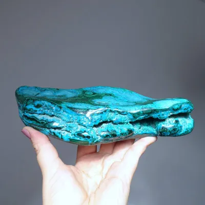 Malachit - chryzokol přírodní leštěný 1034g, Kongo | MINERALS-STONES®