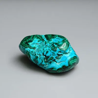 Malachit - chryzokol přírodní leštěný 228g, Kongo | MINERALS-STONES®