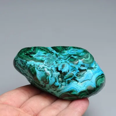 Malachit - chryzokol přírodní leštěný 228g, Kongo | MINERALS-STONES®