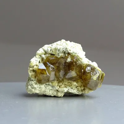 Granát grosulár krystaly v hornině 33g, Mali | MINERALS-STONES®