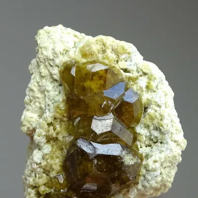 Garnet grossular crystals in rock 33g, Mali | MINERALS-STONES