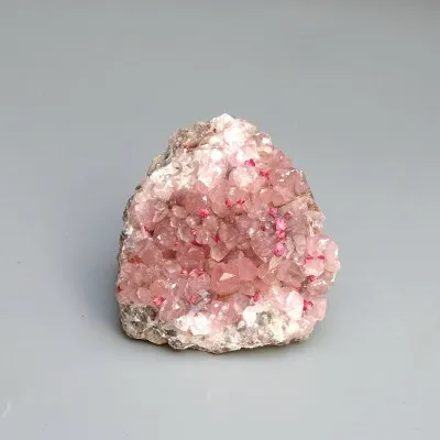 Kobaltokalcit krystaly v hornině 84g, Maroko  |MINERALS-STONES®
