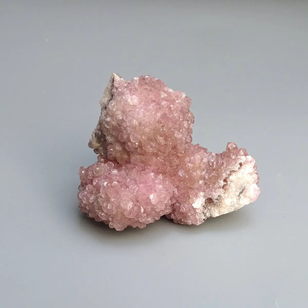 Kobaltokalcit krystaly v hornině 71g, Maroko  |MINERALS-STONES®