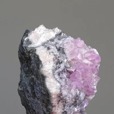 Kobaltokalcit krystaly v hornině 128g, Maroko  |MINERALS-STONES®