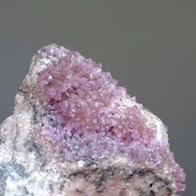 Kobaltcalcitkristalle im Gestein, 572g, Marokko |Minerals-stones