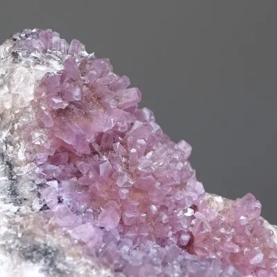 Kobaltokalcit krystaly v hornině 572g, Maroko |MINERALS-STONES®