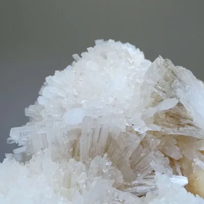 Scolecit auf Stilbit-Druse, 1226g, Indien | Minerals-Stones
