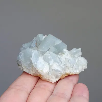 Baryt modrý přírodní minerál v hornině 97g, Maroko