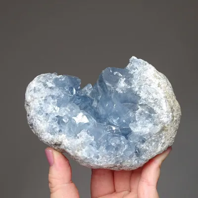 Celestin-Kristalle, Druse, 1045g, Madagaskar | Minerals-Stones